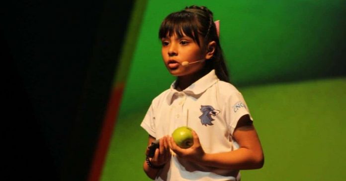 Adhara 8 évesen fejezte be a középiskolát az autista kislány, magasabb IQ-val rendelkezik, mint Einstein