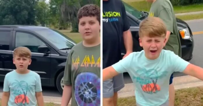 hajlektalan-fiu Sírva fakadt a hajléktalanná vált kisfiú, amikor megtudta, új, igazi otthonba költözhet