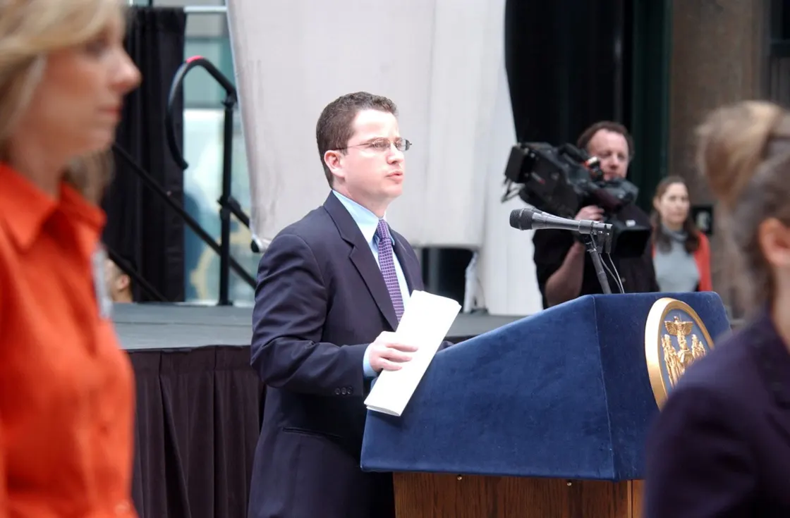 „Szegényen nőttem fel, de a „kockázatos” életlecke, amit az anyám adott nekem, segített, hogy milliomossá váljak”