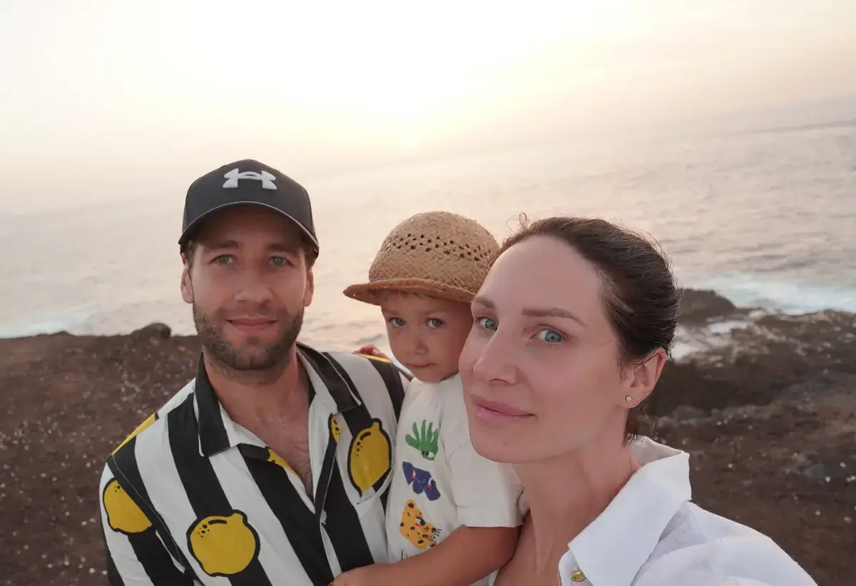 A 3 éves kisfiú már most úgy kezeli a markológépet, mint egy igazi profi, és a szülei nagyon büszkék rá