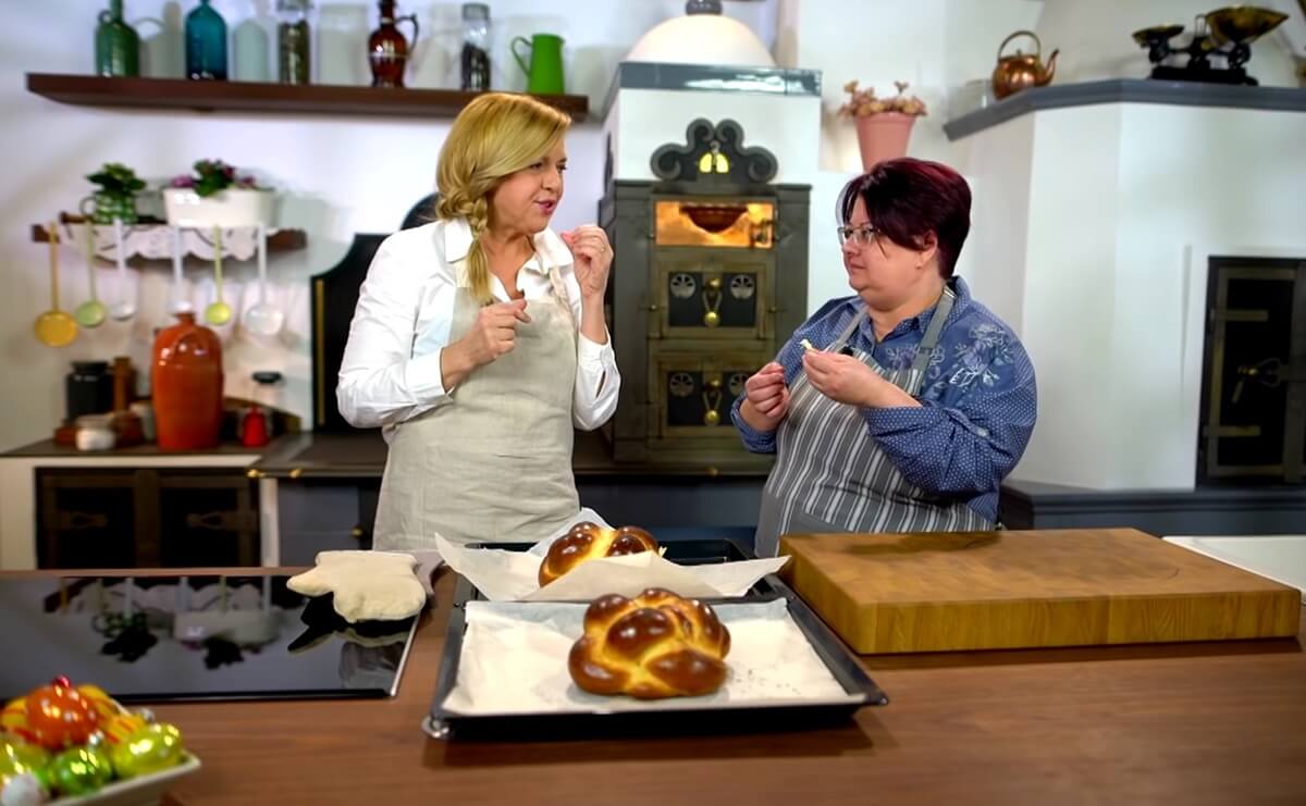 Borbás Marcsi tejszínes húsvéti kalács receptje: elolvad a szádban, olyan omlós!