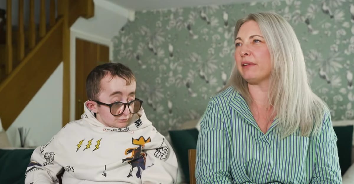 „19 éves vagyok, de az emberek azt mondják, hogy úgy nézek ki, mint egy öregember”