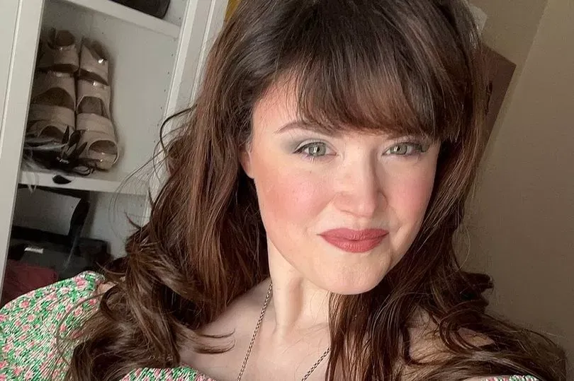 Caroline „48 éves vagyok, de mindenki azt hiszi, a húszas éveimben járok - még a személyimet is elkérik!”